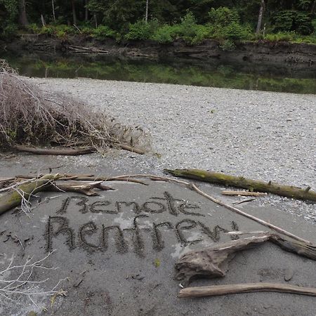 Remote Renfrew Riverside Retreat Hotel Port Renfrew Esterno foto