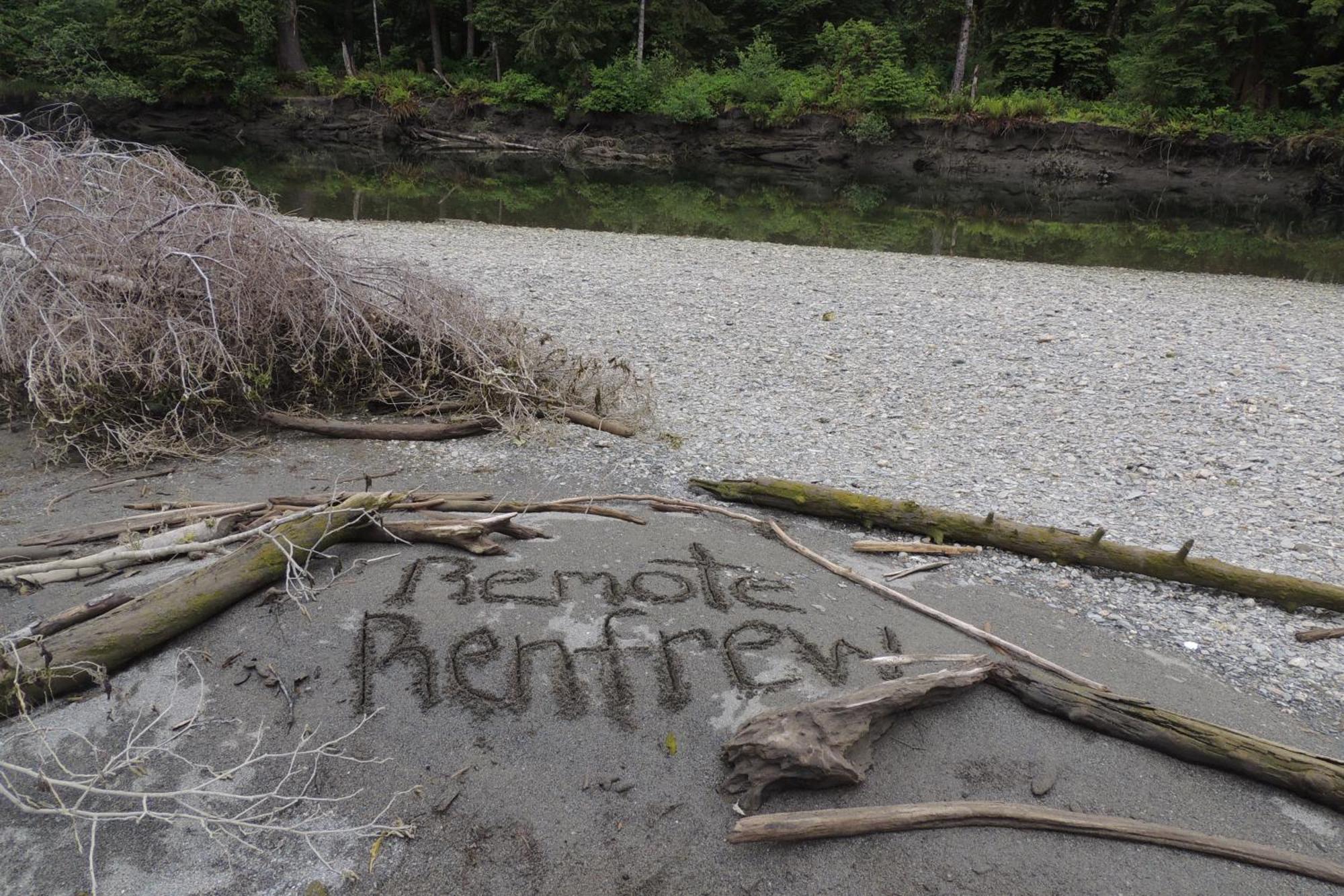 Remote Renfrew Riverside Retreat Hotel Port Renfrew Esterno foto